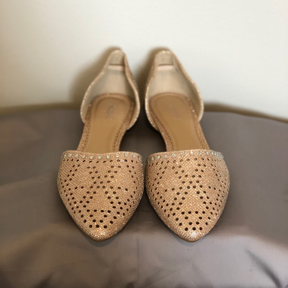 Elegant gold flats